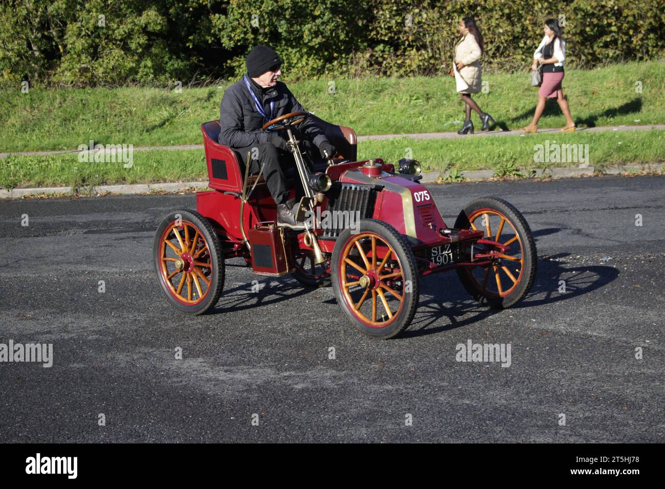 1901 Renault che partecipa alla corsa da Londra a Brighton del 2023 Foto Stock