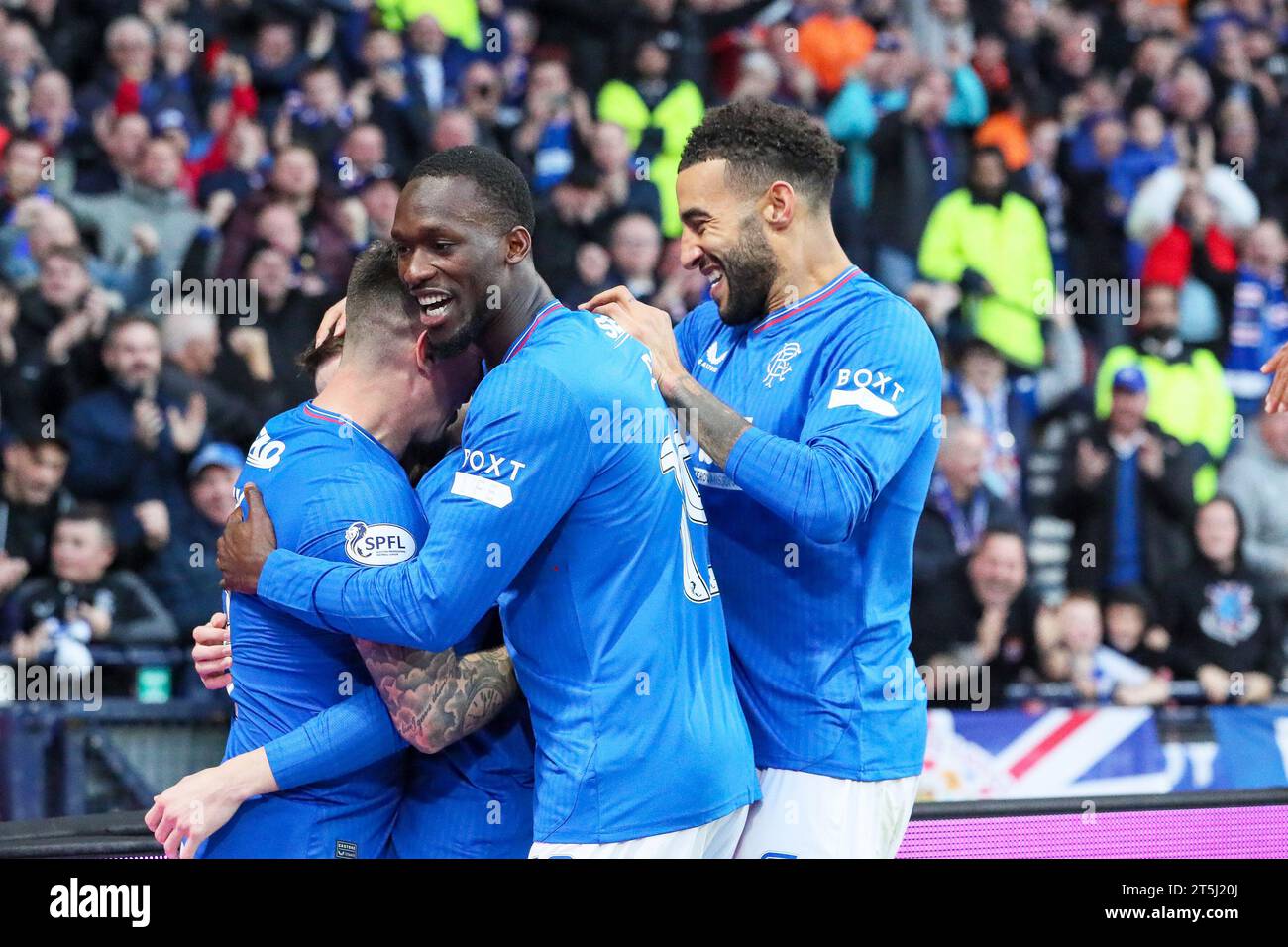 Glasgow, Regno Unito. 5 novembre 23. Glasgow, Regno Unito. Nella seconda delle semifinali via Play, i Rangers hanno giocato Hearts all'Hampden Park, Glasgow, Scozia, Regno Unito. I Rangers vinsero 3 - 1 con due gol da Tavernier e uno da Scott Wright. Tavernier ha segnato da un rigore e da un fallo del set piece. Shankland ha segnato per Hearts da un rigore. I Rangers giocano ad Aberdeen nella finale del 17 dicembre 2023 Credit: Findlay/Alamy Live News Foto Stock