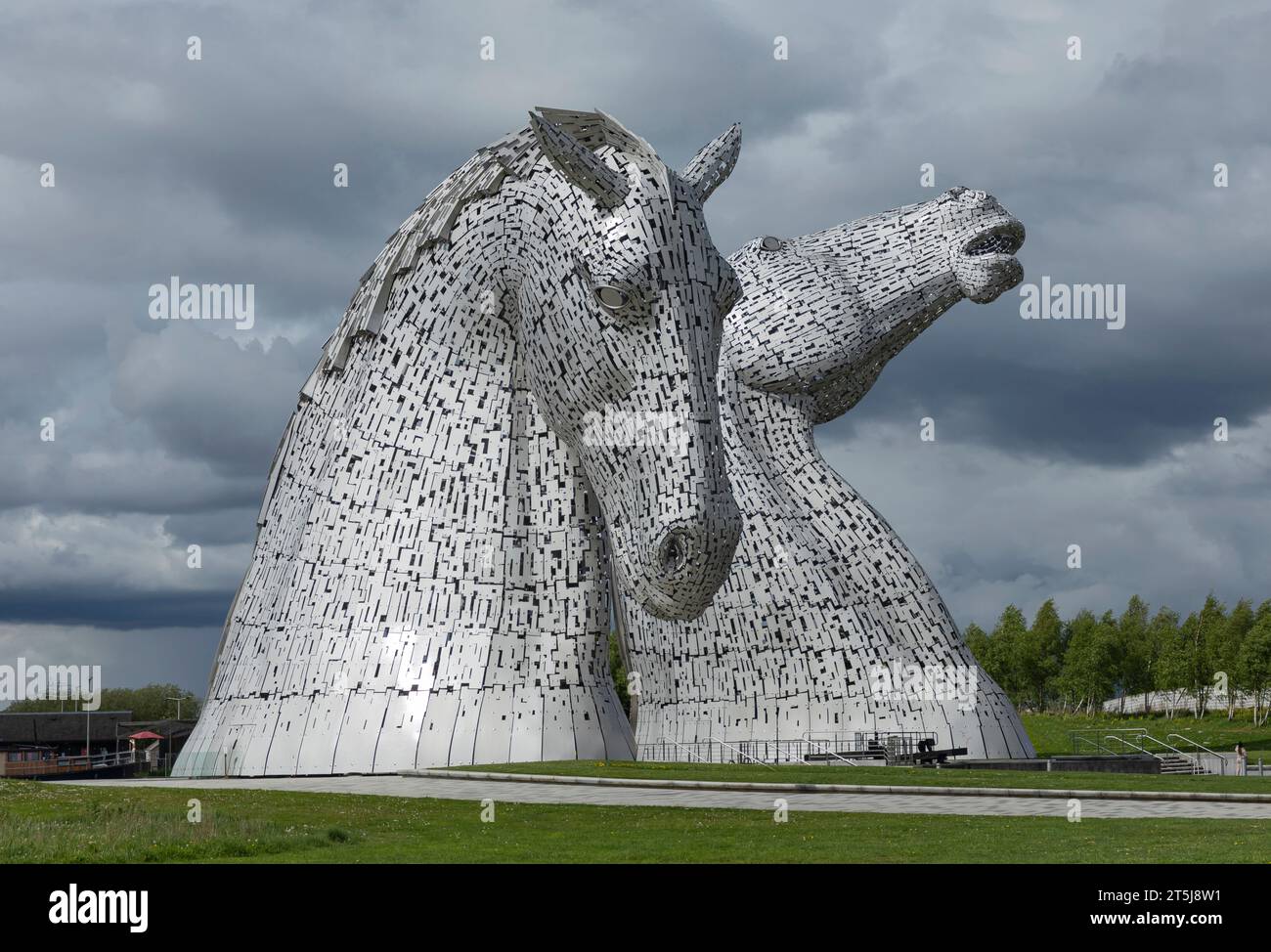 Falkirk, Scozia - 10 maggio 2023 - la scultura Kelpies si trovava all'incrocio dei due canali Foto Stock