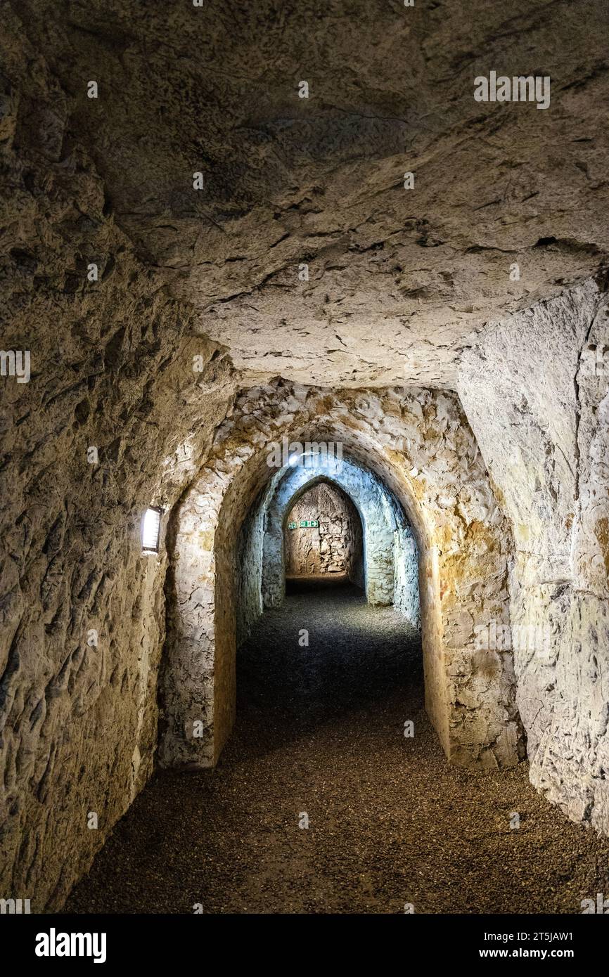 All'interno delle grotte di gesso artificiali, le Hellfire Caves nel West Wycombe, Buckinghamshire, Inghilterra Foto Stock