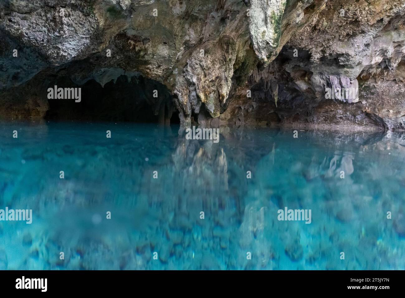 Splendida vista del Parco Nazionale dei 3 occhi a Santo Domingo, Repubblica Dominicana, laguna subacquea, grotte, giardini Foto Stock