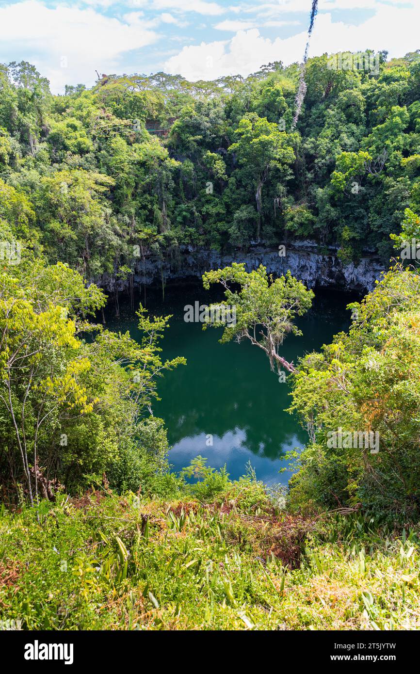 Splendida vista del Parco Nazionale dei 3 occhi a Santo Domingo, Repubblica Dominicana, laguna subacquea, grotte, giardini Foto Stock