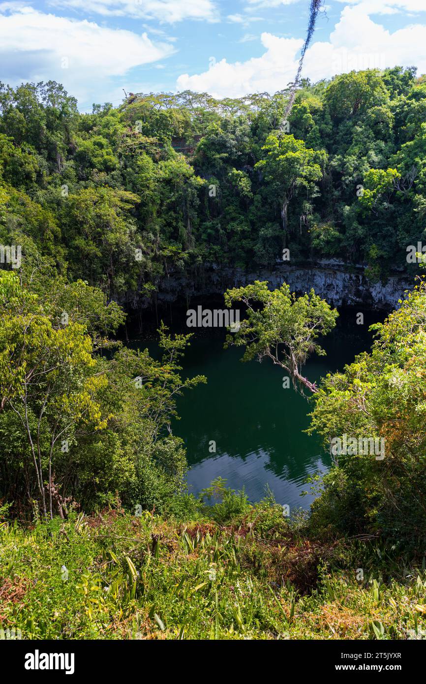 Splendida vista del Parco Nazionale dei 3 occhi a Santo Domingo, Repubblica Dominicana, laguna subacquea, grotte, giardini Foto Stock