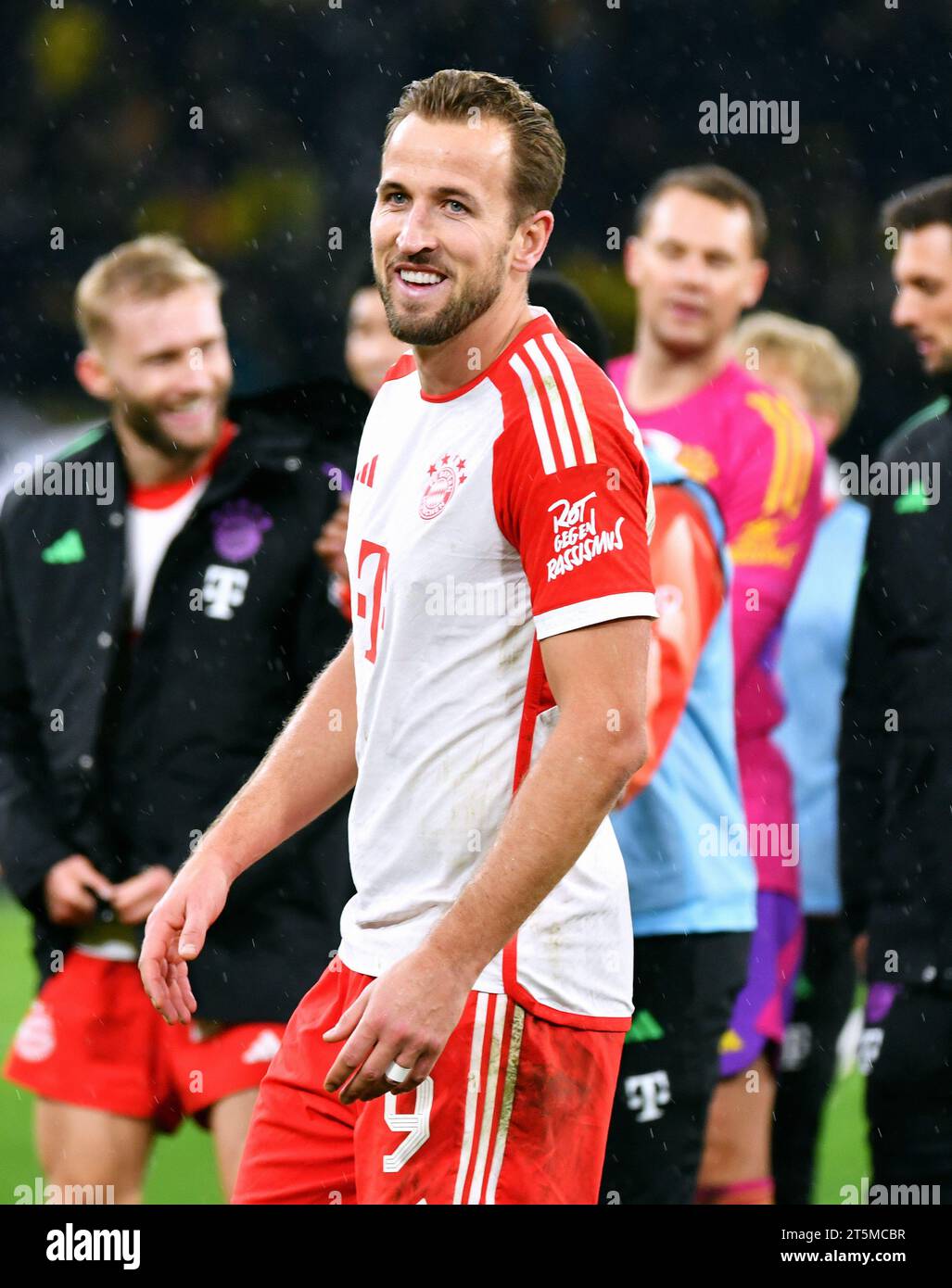 Bundesliga, Signal Iduna Park Dortmund: Borussia Dortmund vs FC Bayern München; Harry Kane (FCB) Foto Stock