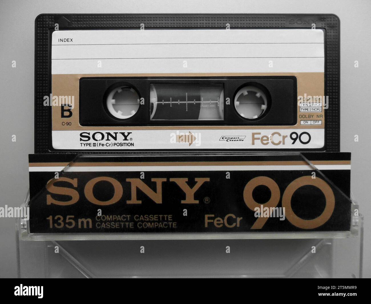 Cassetta musicale vuota Sony FeCr 90 e custodia, ampiamente utilizzata per la registrazione audio negli anni '1980 Foto Stock