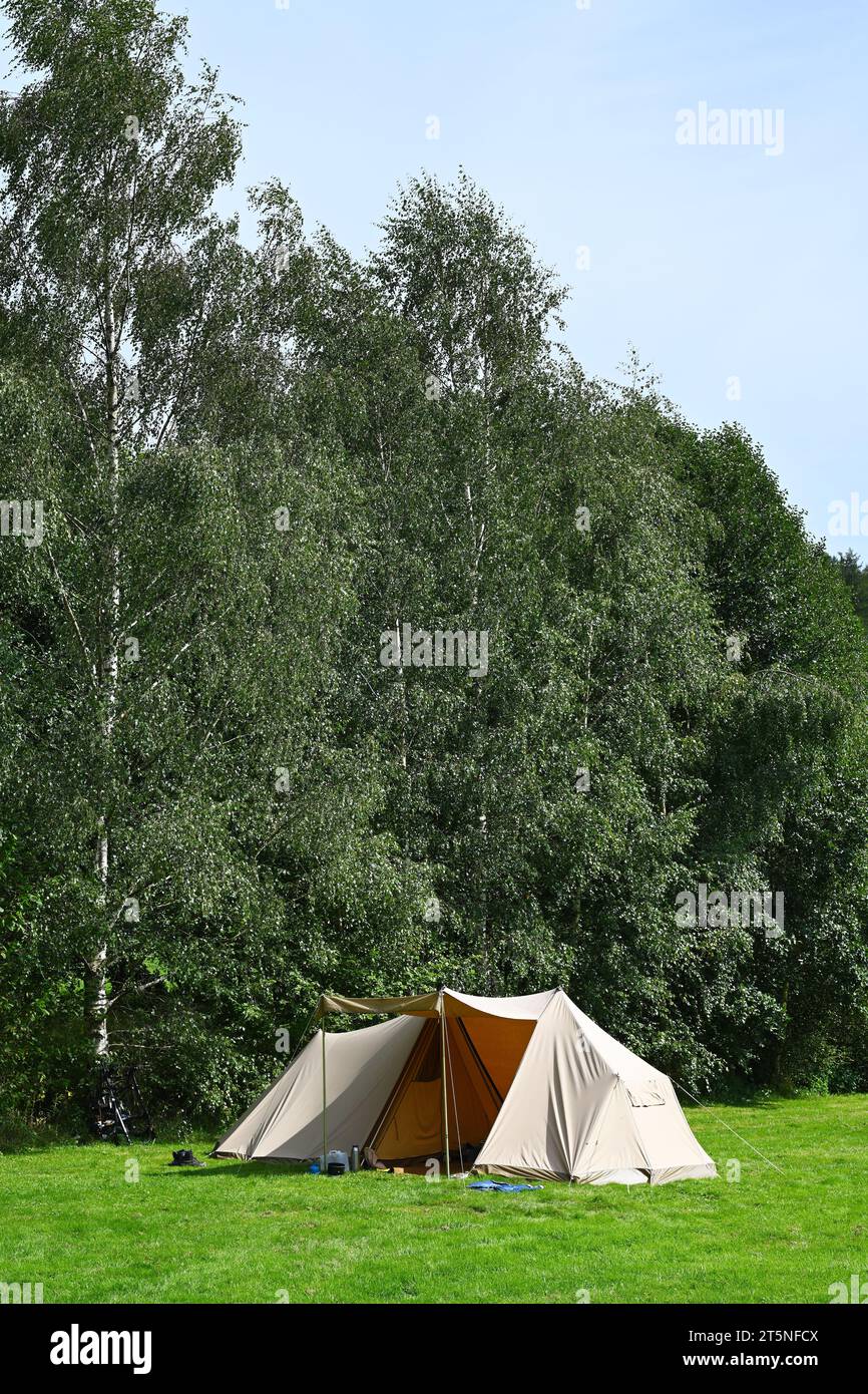 Tenda di cotone in un campeggio Foto Stock