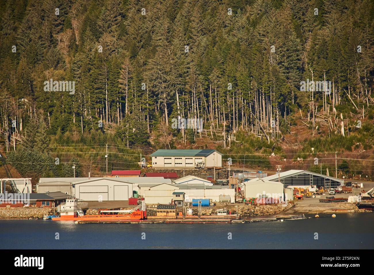 Ketchikan , Alaska, area industriale degli Stati Uniti sulle banche Foto Stock