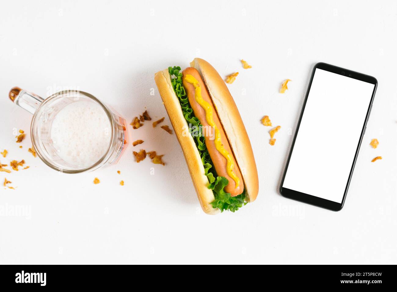 Hotdog piatto con mock-up per smartphone Foto Stock