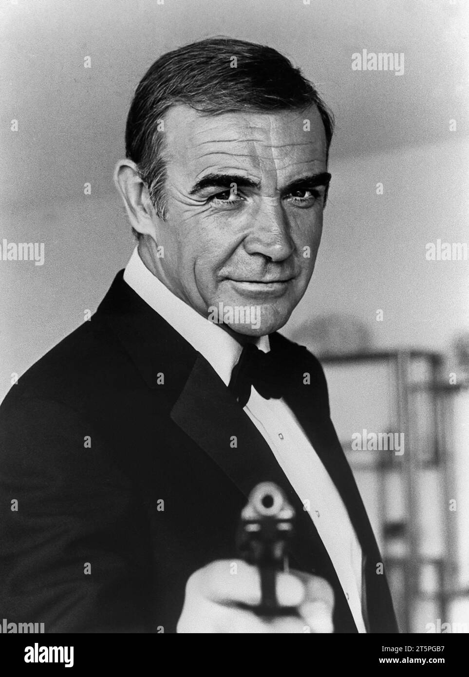 Sean Connery. Ritratto dell'attore e regista britannico, Sir Thomas Sean Connery (1930-2020), pubblicità ancora per James Bond "Never Say Never Again", 1982 Foto Stock