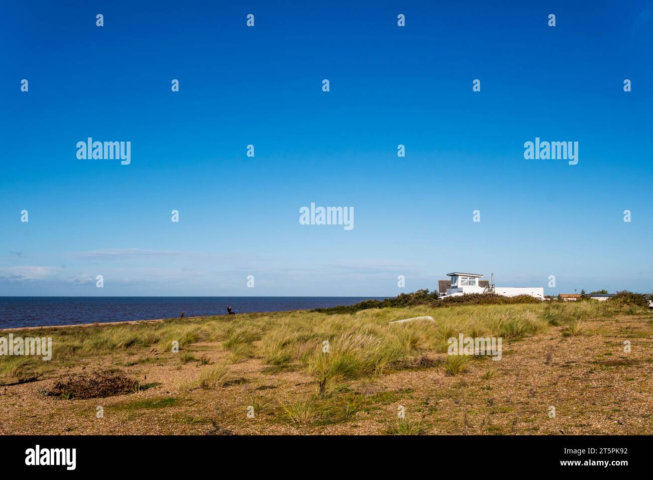 Hotel sulla spiaggia sulle rive del Wash at Snettisham Beach nel Norfolk. Foto Stock