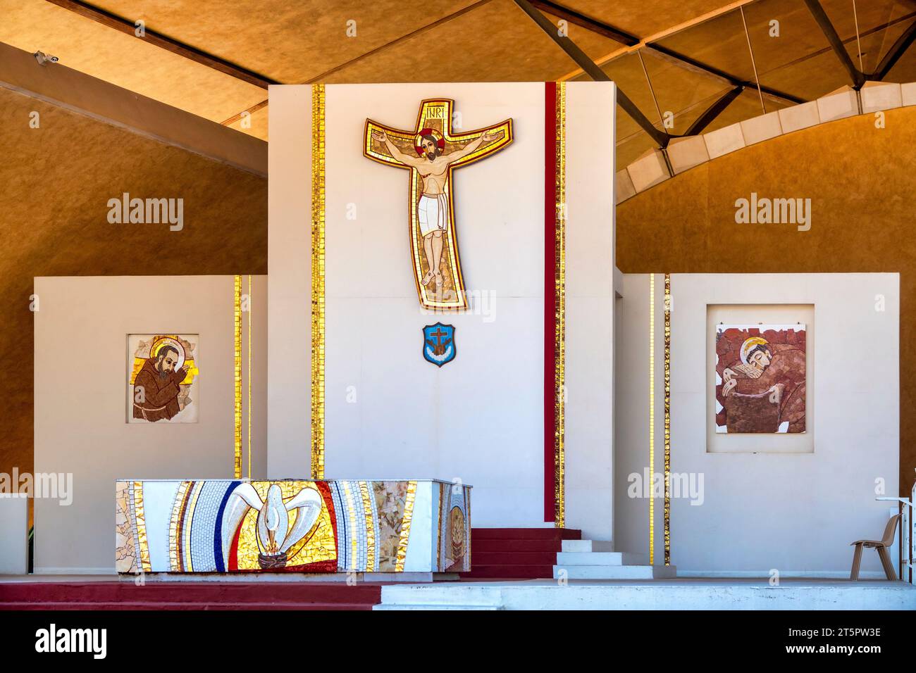 Altare esterno del Santuario di San Pio da Pietrelcina, San Giovanni Rotondo, Italia Foto Stock