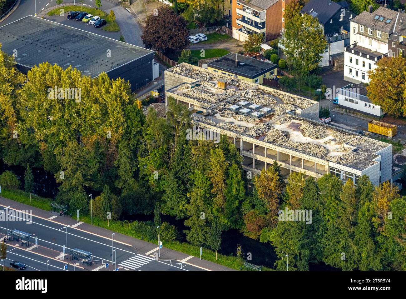 Veduta aerea, demolizione della scuola secondaria, Olpe Town, Olpe, Sauerland, Renania settentrionale-Vestfalia, Germania, demolizione, demolizione casa, struttura, demo Foto Stock