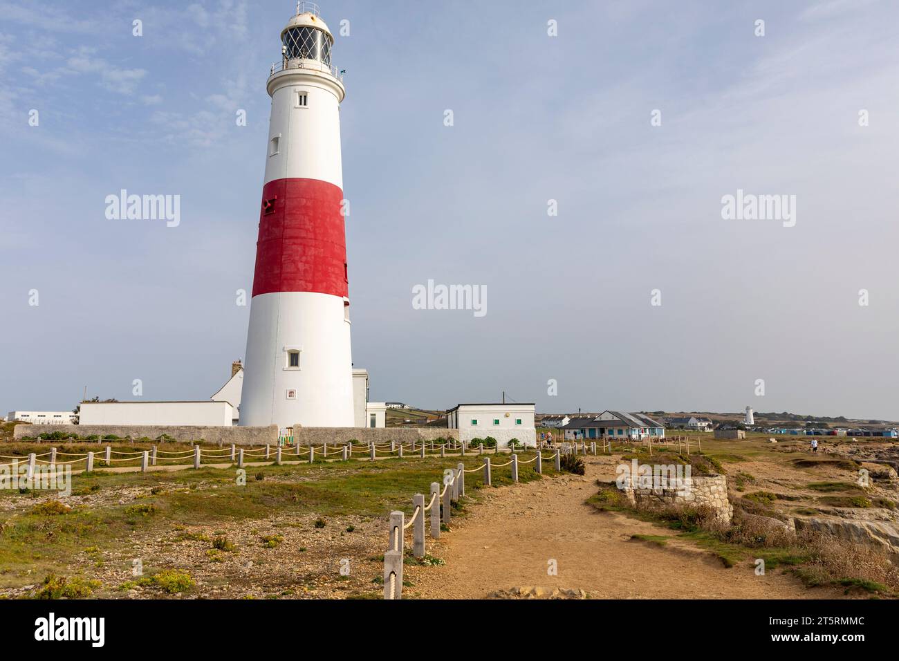 Faro di Portland Bill e centro visitatori, punto più meridionale del Dorset sull'isola di Portland, Inghilterra, Regno Unito, settembre 2023 Foto Stock