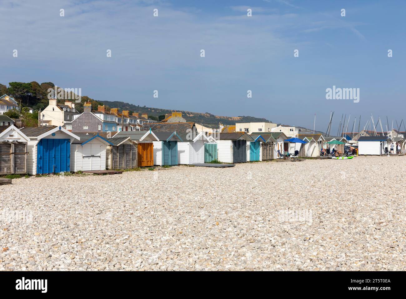Lyme Regis Monmouth Beach, splendida spiaggia di ciottoli in questa città costiera del Dorset, Inghilterra, Regno Unito, 2023 Foto Stock