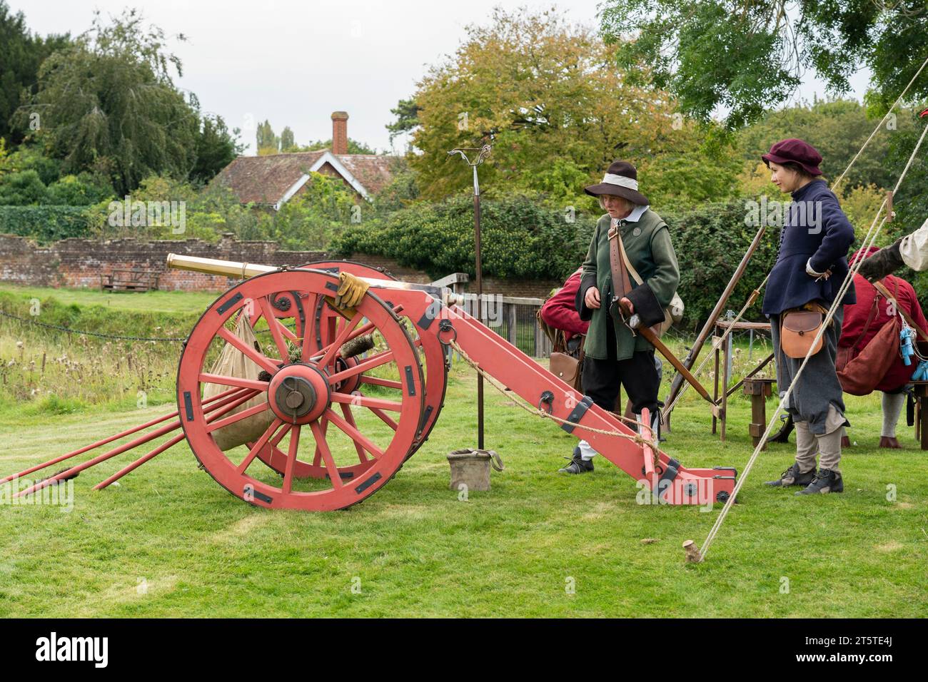 Rievocazione storica dell'assedio di Basing House, dalla guerra civile inglese da parte della società inglese per la guerra civile del 16.09.23 Foto Stock