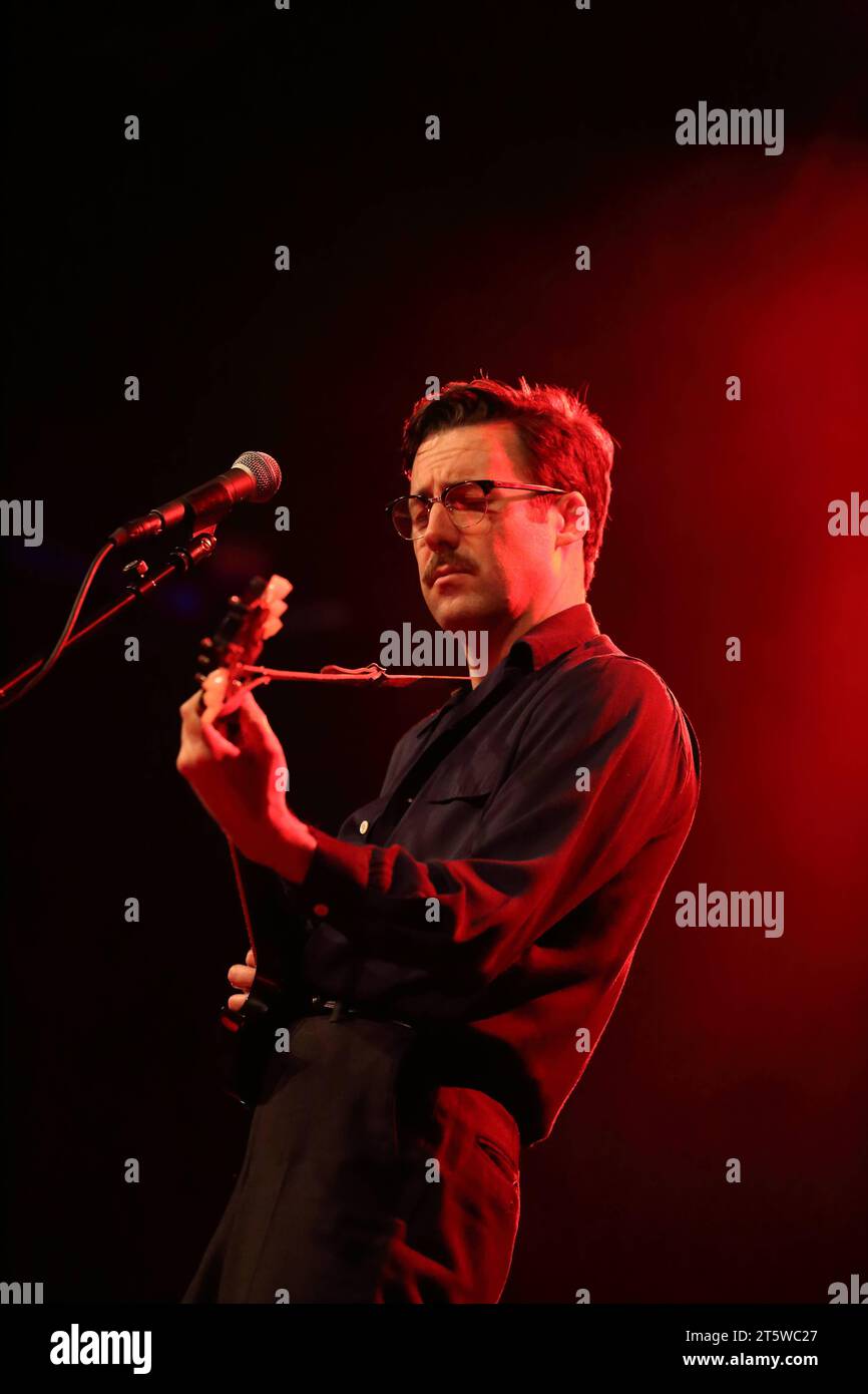 Nick Waterhouse bei einem Konzert im Huxleys Neue Welt a Berlino, 6. Novembre 2023. Nick Waterhouse Konzert Berlin *** Nick Waterhouse ad un concerto all'Huxleys Neue Welt di Berlino, 6 novembre 2023 Nick Waterhouse Concert Berlin Credit: Imago/Alamy Live News Foto Stock