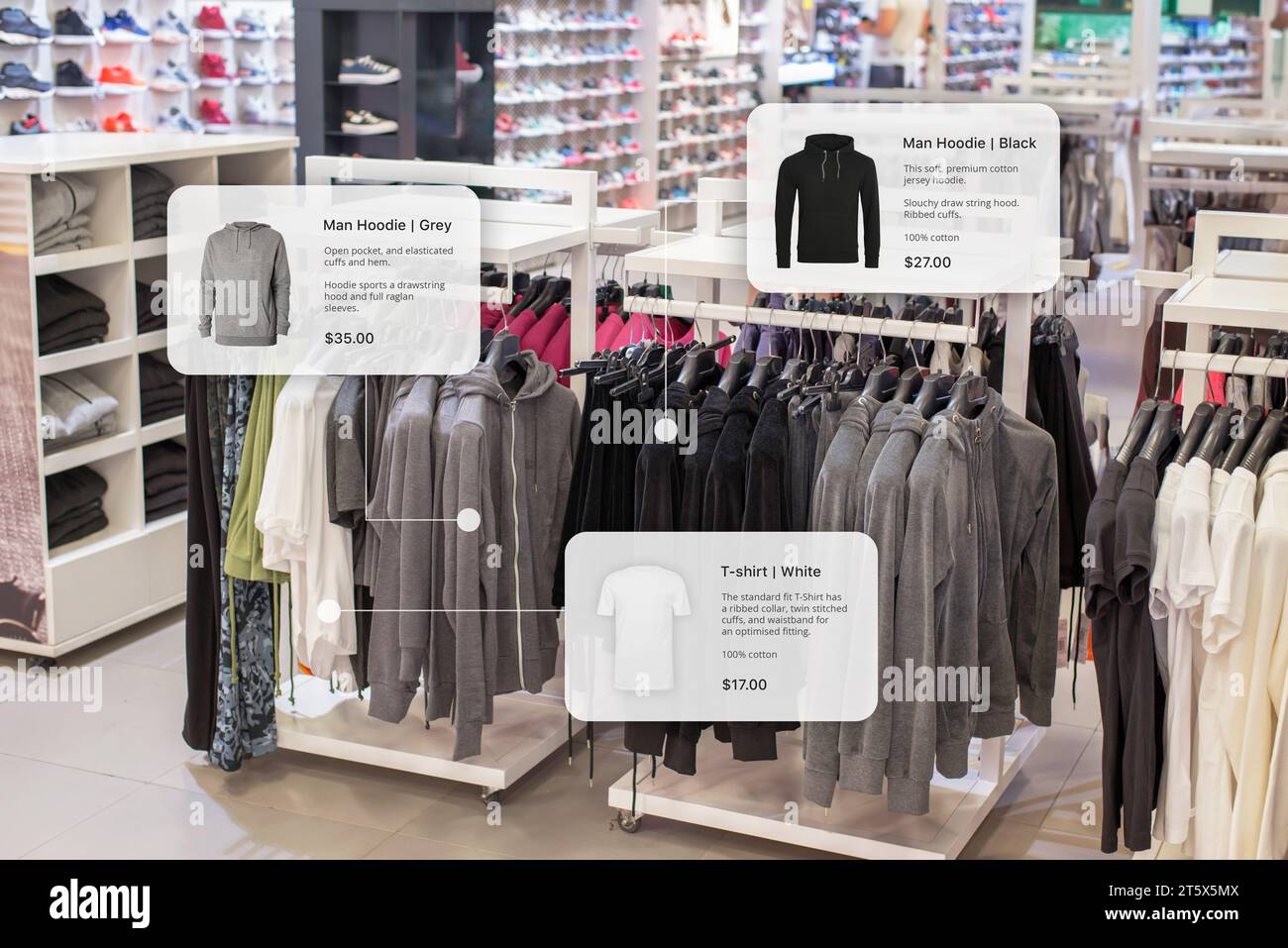 Innovazione nel negozio di abbigliamento con un sistema di shopping intelligente che mostra le caratteristiche e i prezzi dei capi Foto Stock