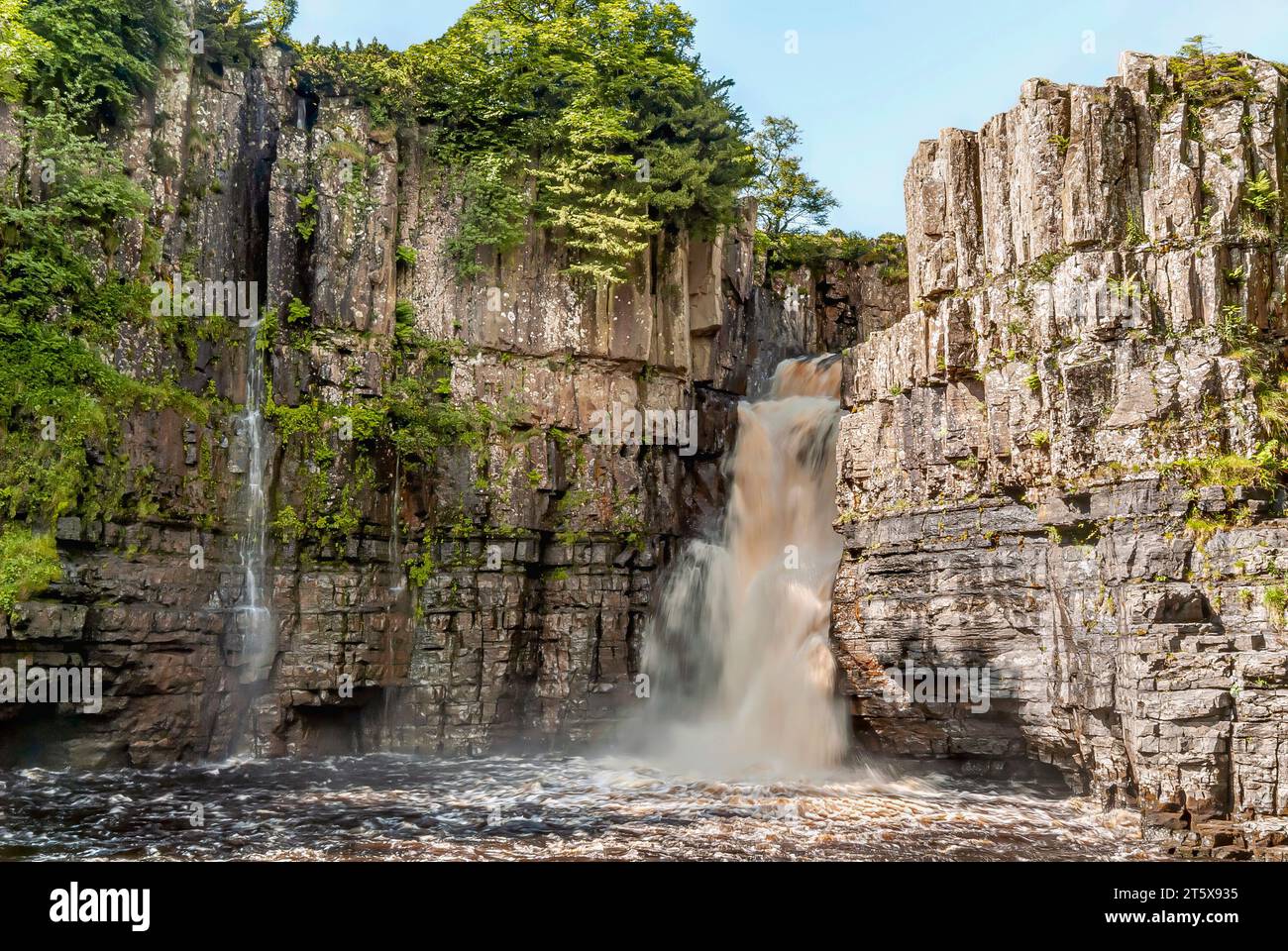 High Force, una delle cascate più alte d'Inghilterra a Forest-in-Teesdale, Inghilterra settentrionale Foto Stock