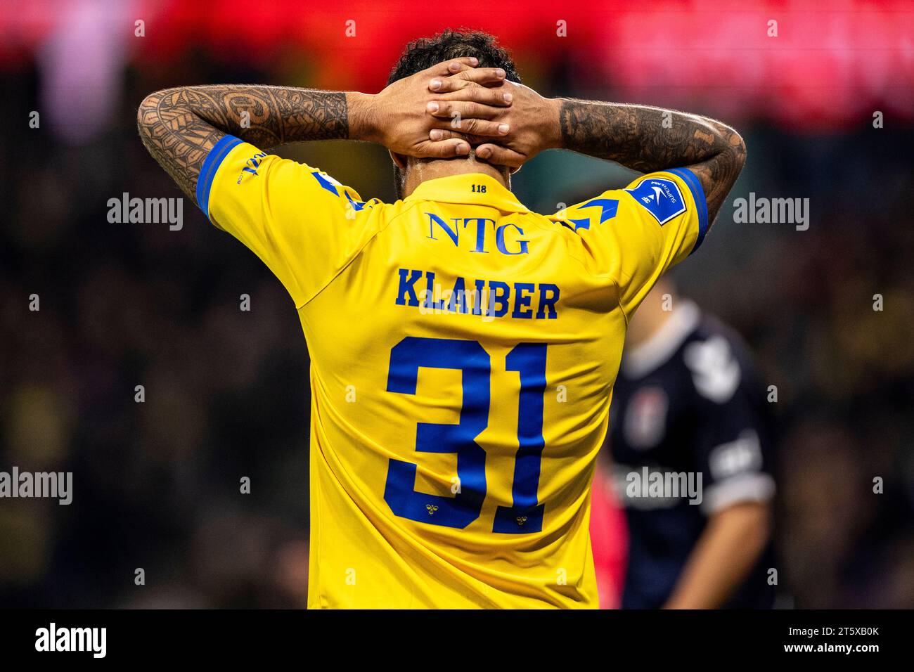 Brondby, Danimarca. 6 novembre 2023. Sean Klaiber (31) di Broendby SE visto durante il 3F Superliga match tra Broendby IF e Aarhus GF al Brondby Stadium. (Foto: Gonzales Photo/Alamy Live News Foto Stock