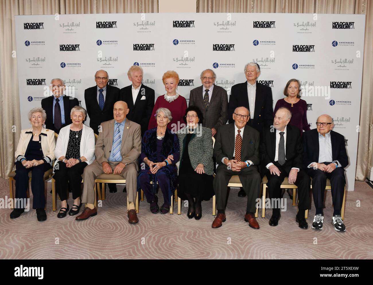 Beverly Hills, California, USA. 6 novembre 2023. I sopravvissuti all'Olocausto frequentano il Museo dell'Olocausto DI LA Gala dopo essere stati premiati con il First Award of Courage al Beverly Hills Hotel il 6 novembre 2023 a Beverly Hills, California. Crediti: Jeffrey Mayer/JTM Photos/Media Punch/Alamy Live News Foto Stock