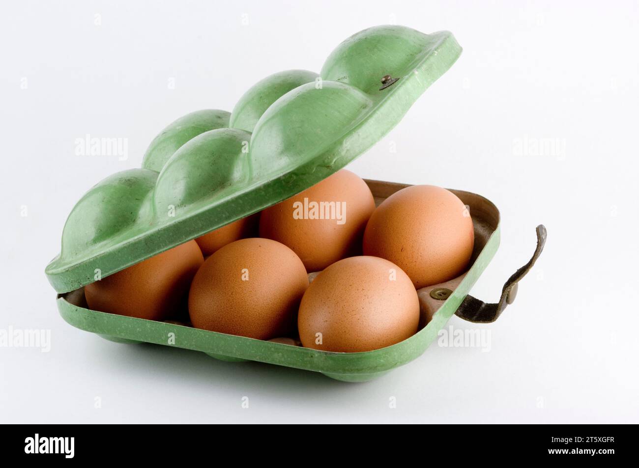 Scatola per uova in metallo vintage anni '1950 Foto Stock