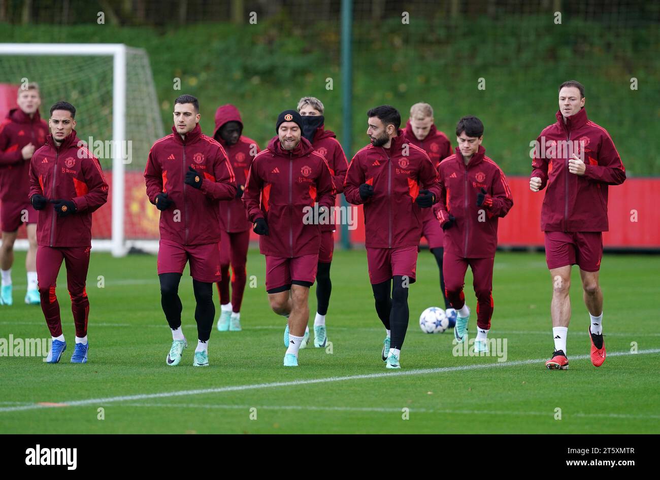 Giocatori del Manchester United durante una sessione di allenamento al Trafford Training Centre di Carrington, Greater Manchester. Data immagine: Martedì 7 novembre 2023. Foto Stock