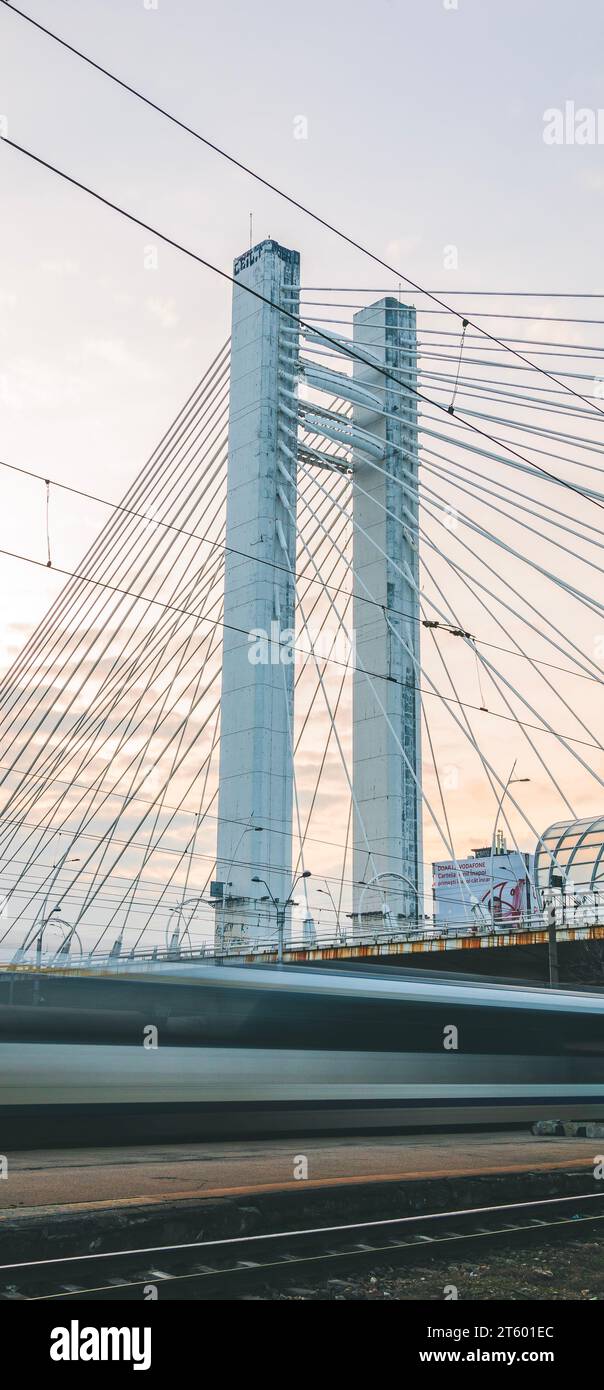 ponte perso nel tempo Foto Stock