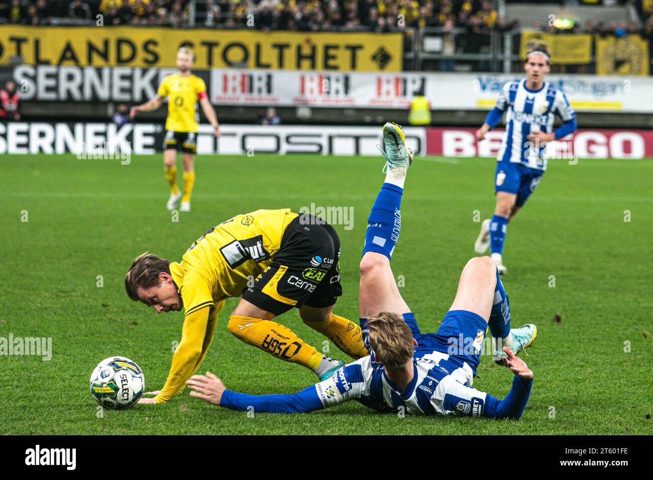 Halmstad, Svezia. 30 ottobre 2023. Simon Hedlund (15) di Elfsborg e Oscar Wendt (17) dell'IFK Gothenburg visti durante l'Allsvenskan match tra IFK Gothenburg ed Elfsborg a Gamle Ullevi a Gothenburg. (Foto: Gonzales Photo - Amanda Persson). Foto Stock