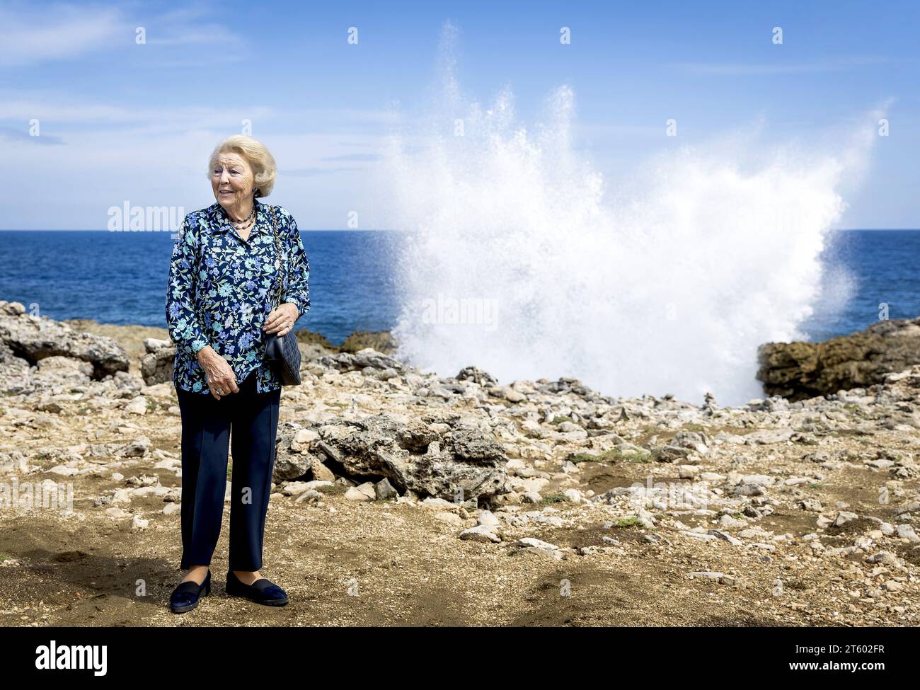 WILLEMSTAD - Principessa Beatrice durante una visita al parco nazionale Shete Boka. La visita della principessa Beatrice a Curacao e Aruba si concentra sulla protezione degli ecosistemi e delle iniziative sociali. ANP KOEN VAN WEEL paesi bassi fuori - belgio fuori Foto Stock