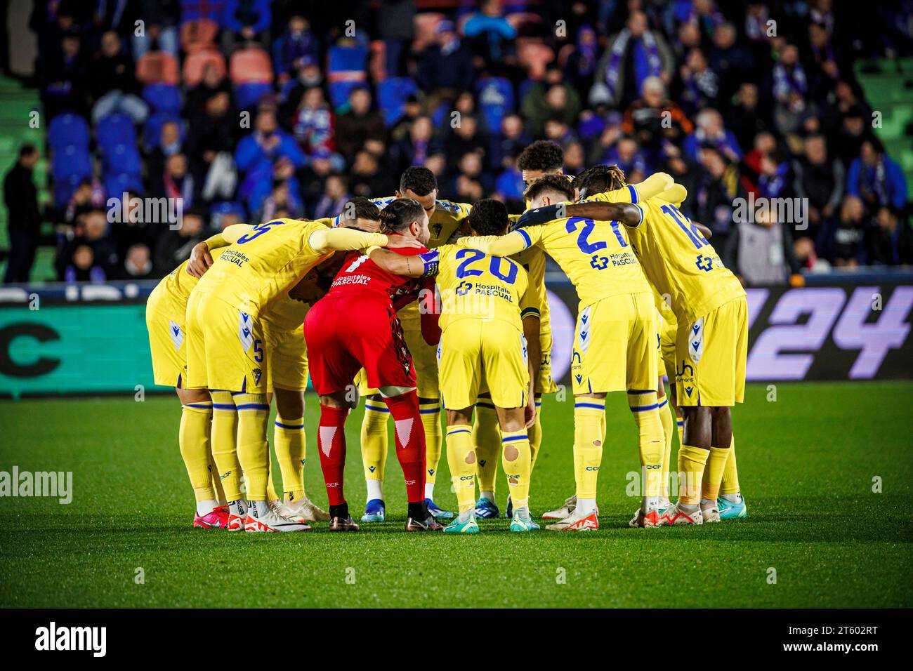 Getafe, Spagna. 6 novembre 2023. GETAFE, SPAGNA - 6 NOVEMBRE: Giocatori .Cadiz CF durante la partita LaLiga EA Sports tra Getafe CD e Cadice CF al Coliseo Alfonso Perez il 6 novembre 2023 a Getafe, Spagna (immagine di credito: © PG/DAX via ZUMA Press Wire) SOLO USO EDITORIALE! Non per USO commerciale! Foto Stock