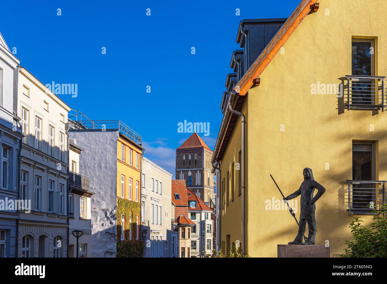 Edifici storici nella città anseatica di Rostock, Germania. Foto Stock