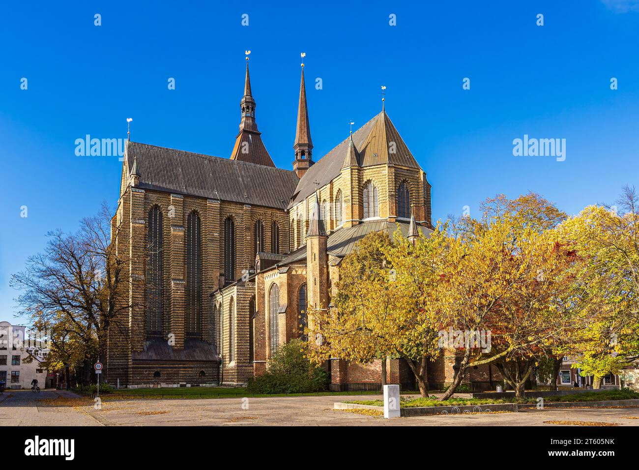 La chiesa Marienkirche nella città anseatica di Rostock, Germania. Foto Stock