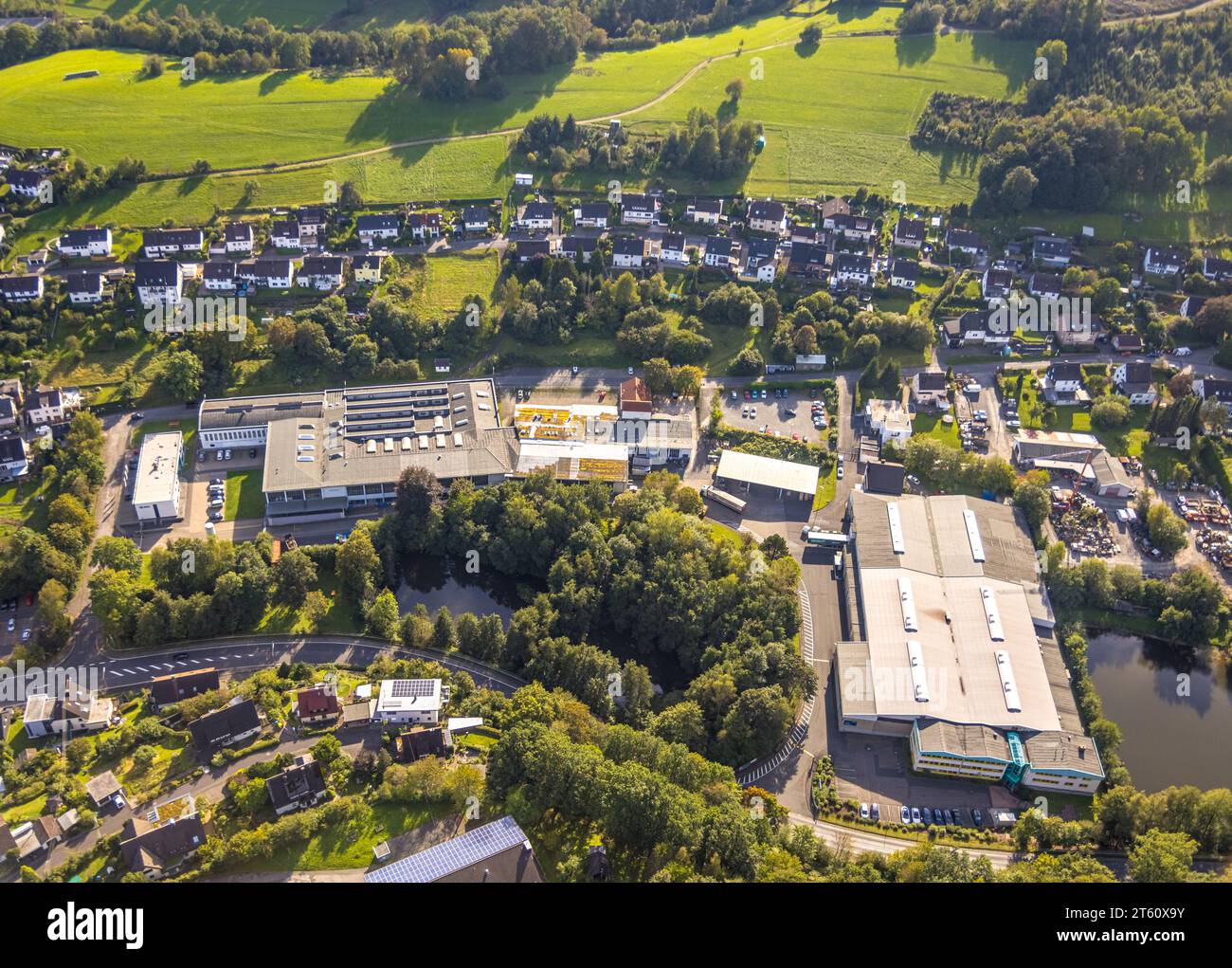 Vista aerea, Rothenberger Straße Industrial estate, WESTFALIA Metal Hains GmbH, Adient Automotive Components GmbH, Hilchenbach, Siegerland, North Rhin Foto Stock
