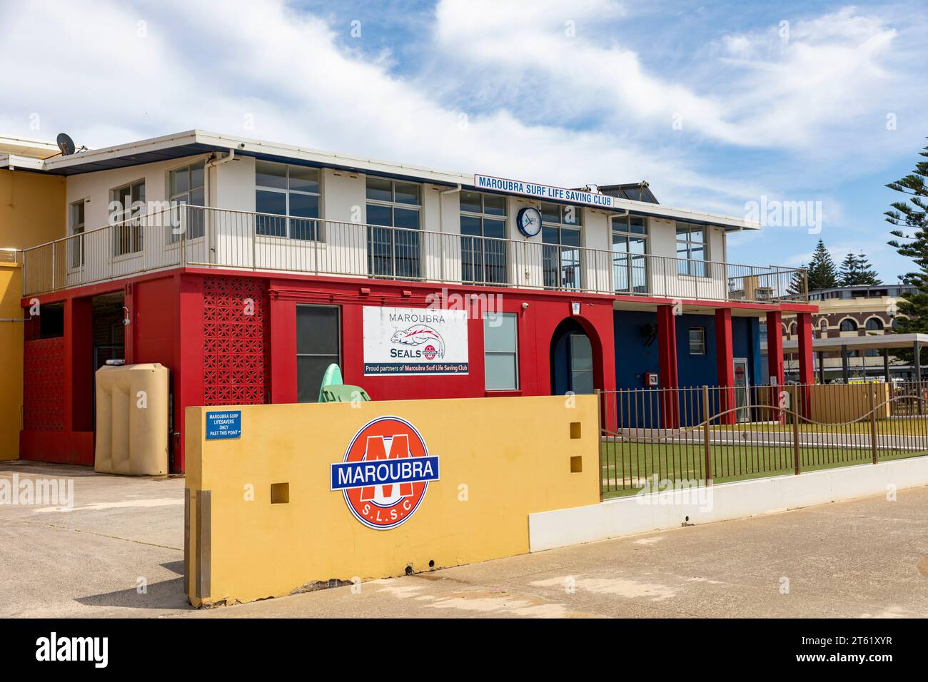 Maroubra Beach surf Life Saving Club SLSC, sobborghi orientali di Sydney, NSW, Australia in una soleggiata giornata primaverile del 2023 Foto Stock