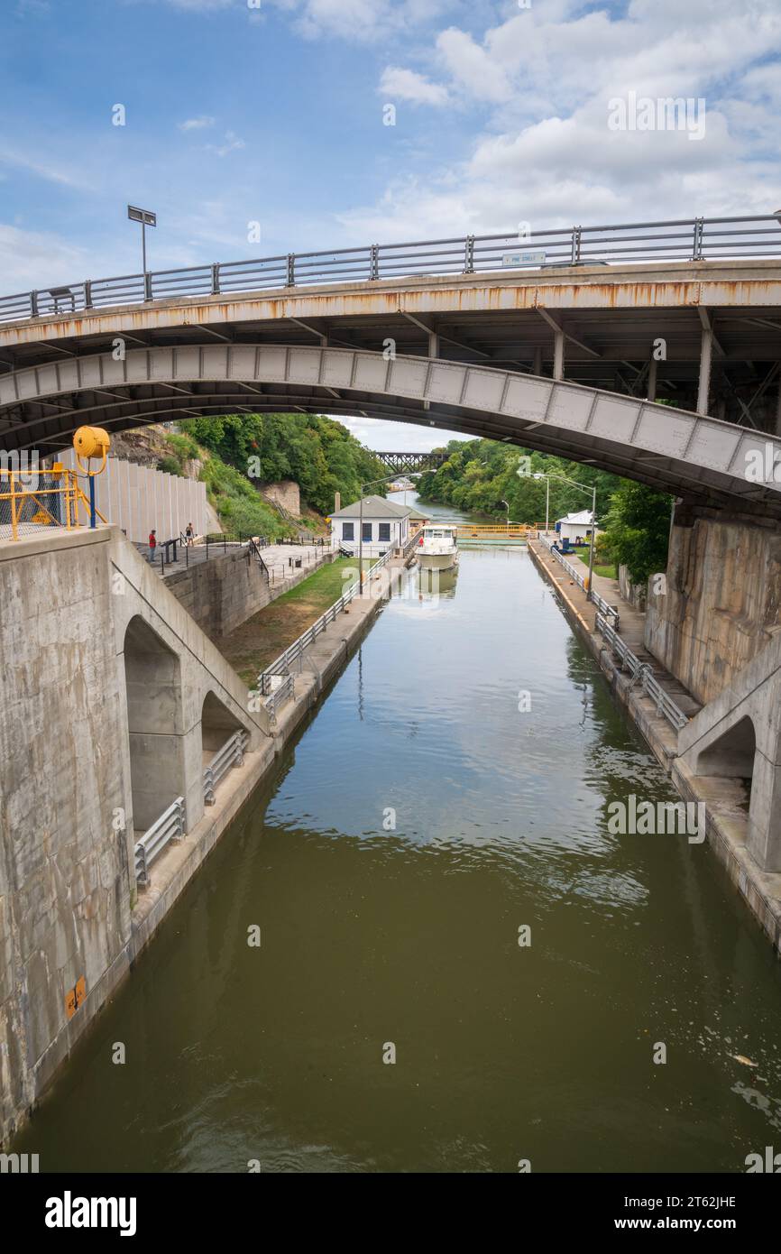 Storico canale Erie "Flight of Five" Combined Locks, Lockport New York Foto Stock