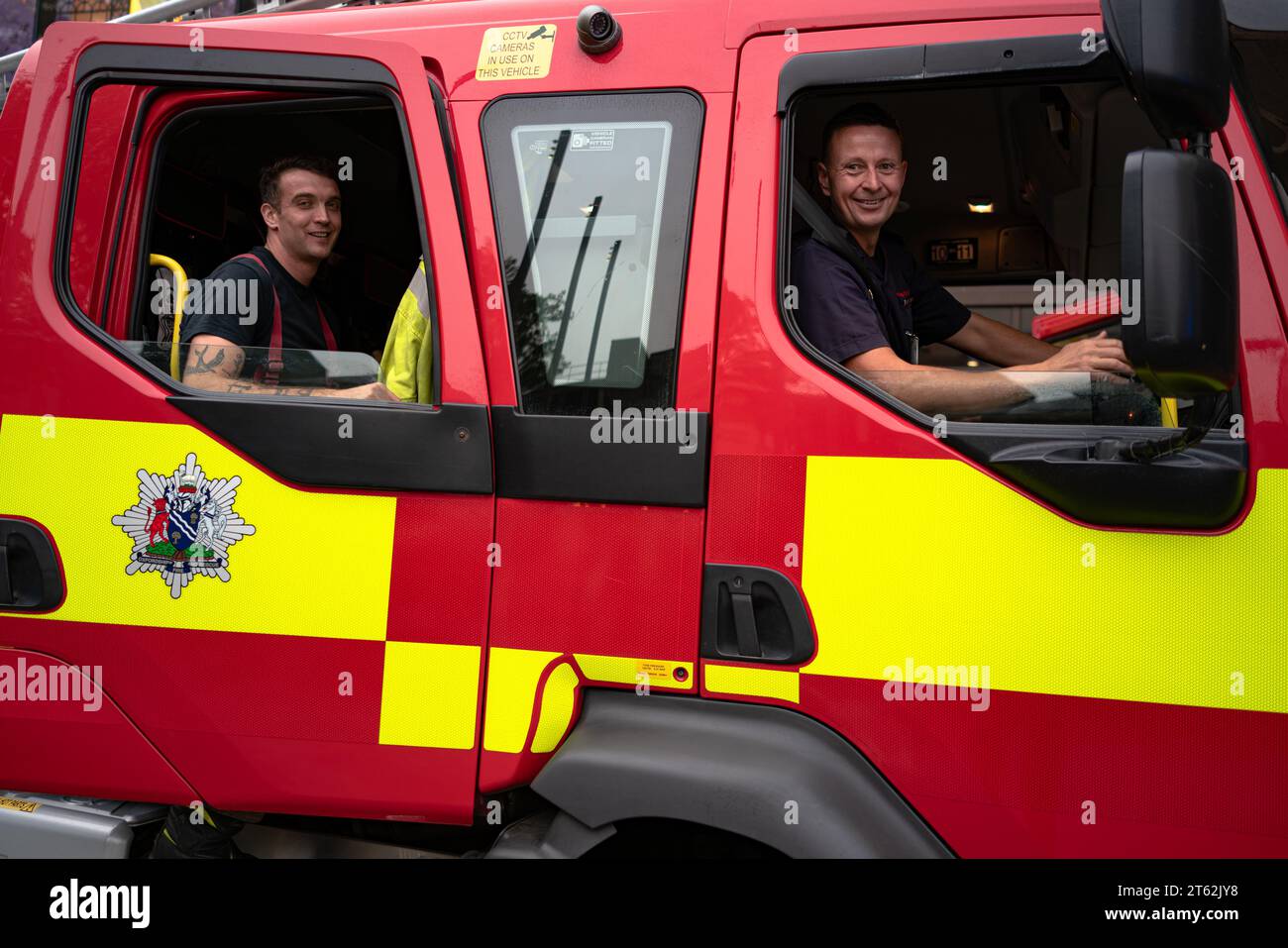 Autopompe fuori dal centro commerciale Westgate Oxford, Inghilterra, dopo aver partecipato all'incontro con il pubblico britannico Foto Stock