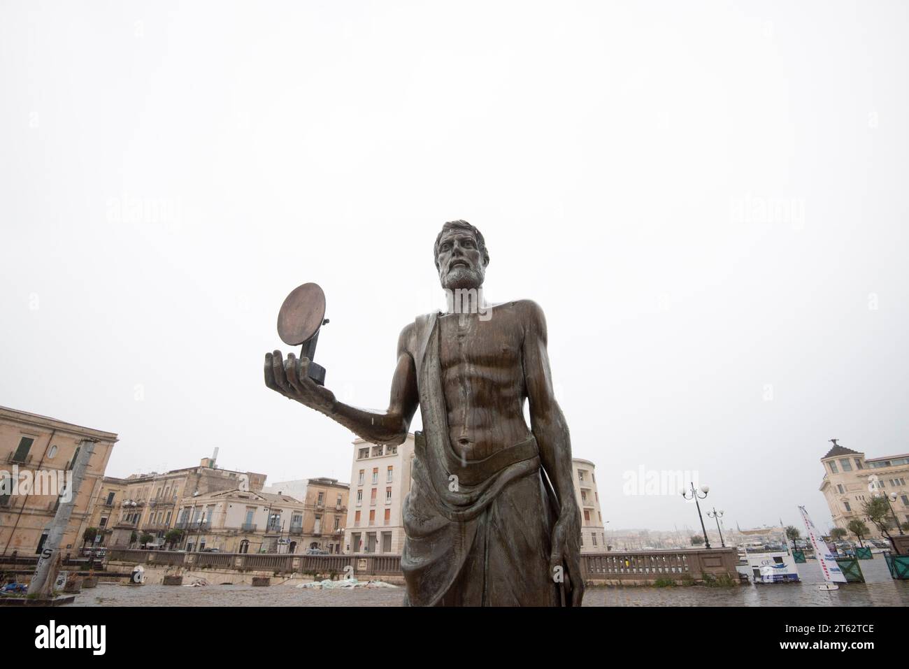 Statua pubblica dello scienziato Archimede Foto Stock