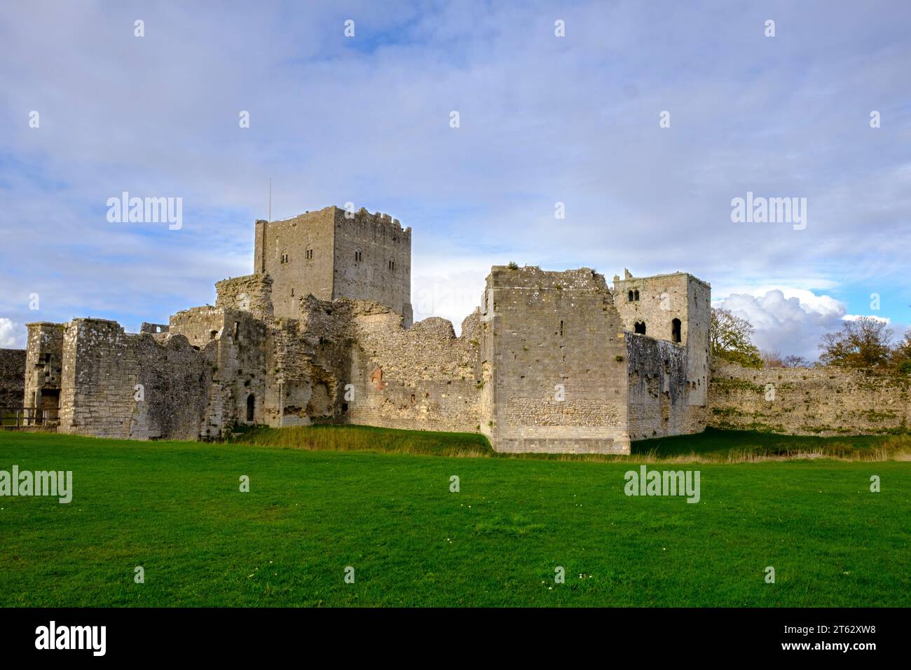Il castello di Portchester è una fortezza medievale situata a Portchester, Hampshire, Inghilterra Foto Stock