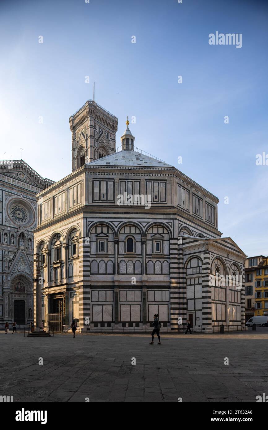 Il bellissimo Babtisterium e il Duomo di Firenze Foto Stock