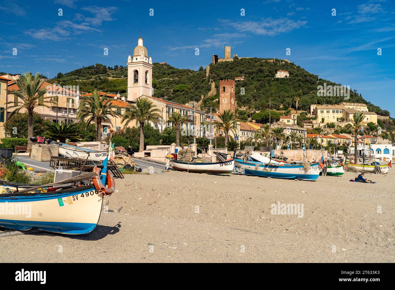 Fischerboote am Strand der Fischer von Noli, Riviera di Ponente, Ligurien, Italien, Europa | barche da pesca a Fisherman's Beach a Noli, Riviera di P. Foto Stock