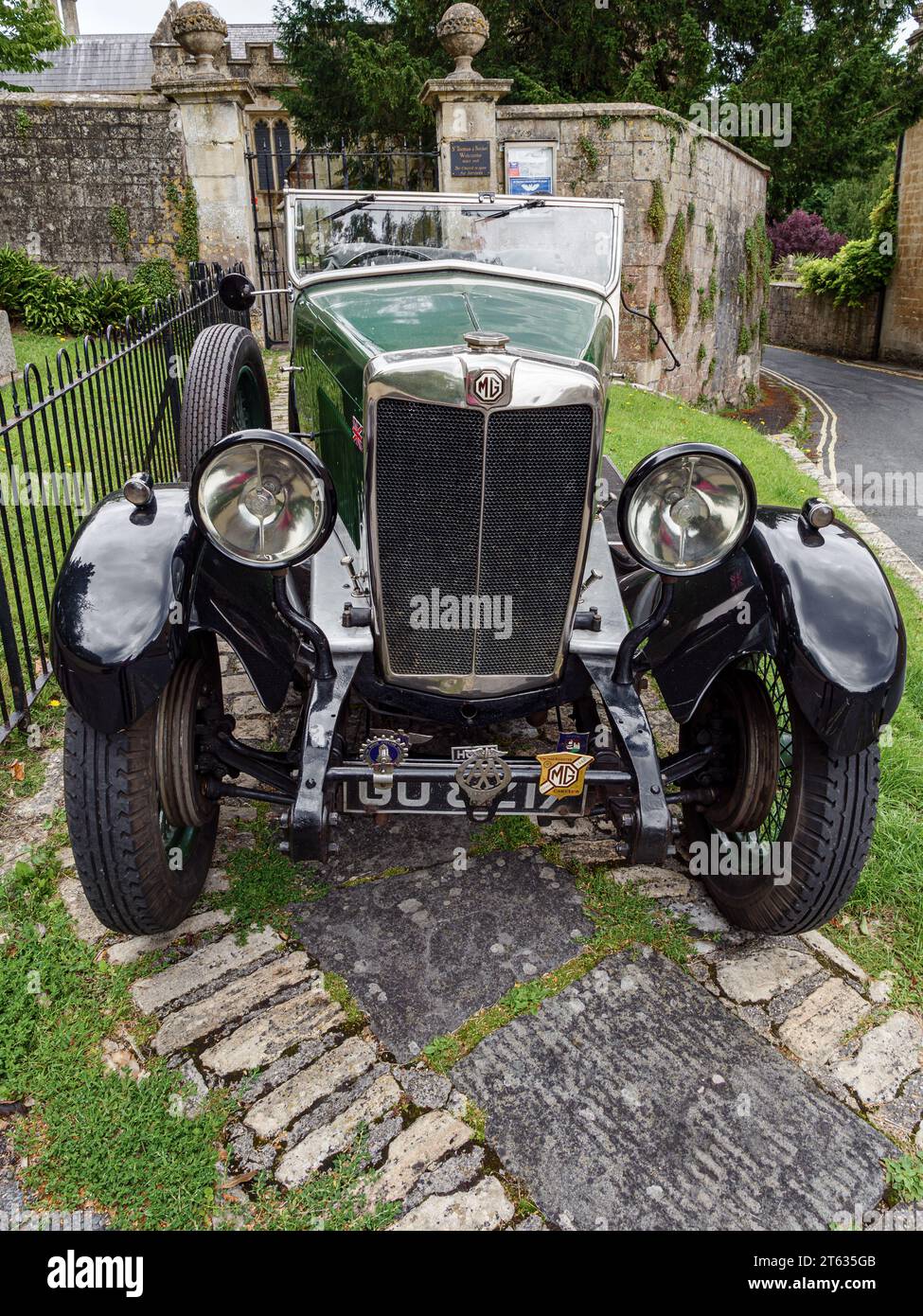 Vecchia auto MG a Bath, Somerset, Inghilterra, Regno Unito Foto Stock