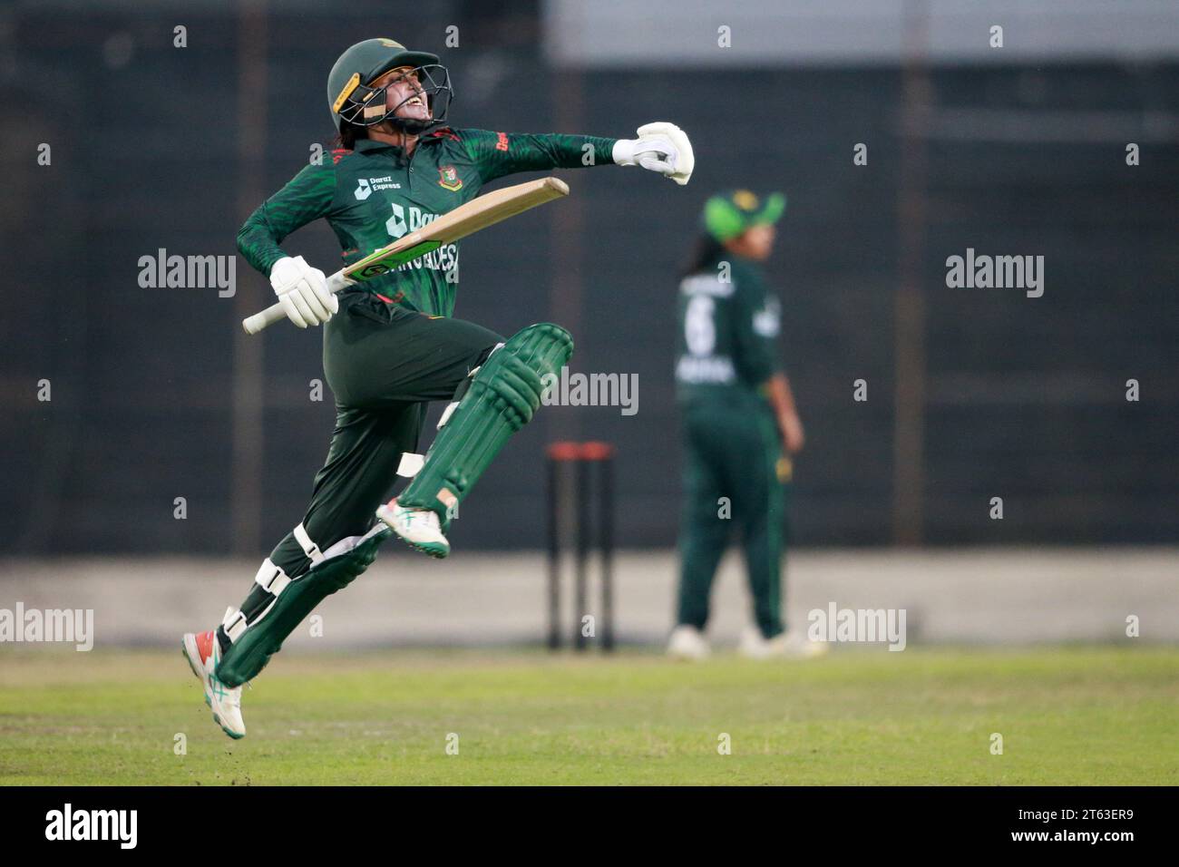 Nigar Sultana Joty celebra il successo della seconda ODI delle tre partite contro il Pakistan in un emozionante su Foto Stock