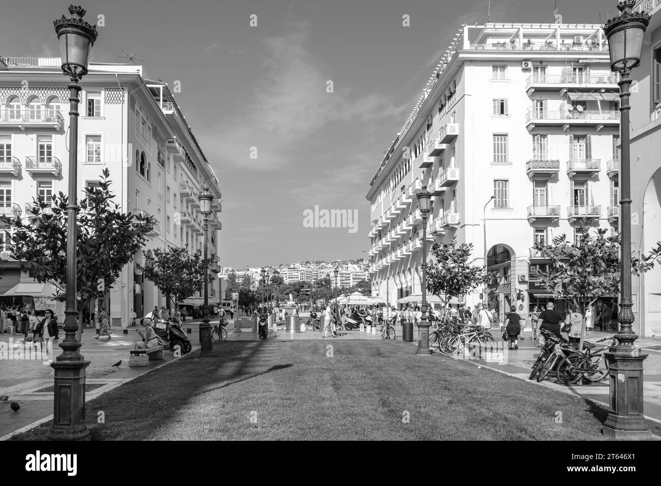 Salonicco, Grecia - 22 settembre 2023: Vista panoramica della famosa piazza principale della città di Salonicco Grecia, Piazza Aristotele Foto Stock