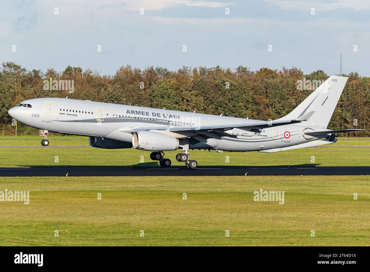 Un aeromobile militare Airbus A330 Multi Role Tanker Transport (MRTT) dell'Aeronautica militare francese. Foto Stock