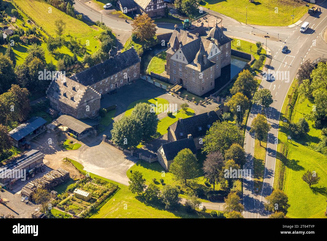 Vista aerea, castello di Lenhausen, Finnentrop, Sauerland, Renania settentrionale-Vestfalia, Germania, Burg, DE, Monument Protection, Europa, Finn Drop, Aerial Foto Stock