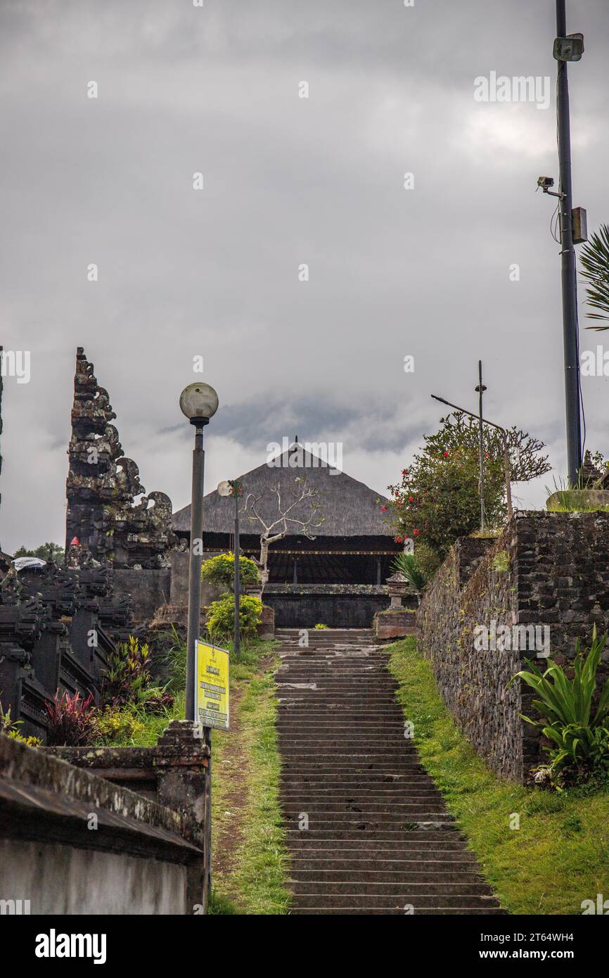 Il tempio di Besakih sul vulcano Agung. Il tempio più sacro e