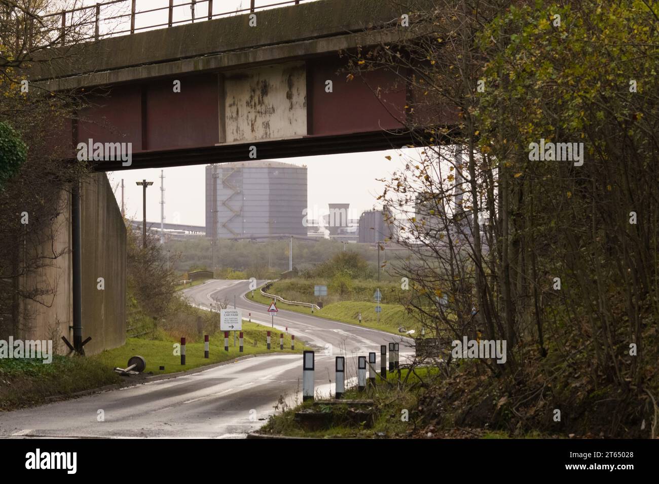 Scunthorpe, Lincs, 8 novembre 2023. British Steel ha confermato i piani per chiudere i suoi altiforni a Scunthorpe, anche se non sono ancora state date date. Il trasferimento metterà a rischio 2.000 posti di lavoro. L'obiettivo è quello di creare un futuro più verde per l'azienda, sostituendo i forni con due forni elettrici ad arco a Scunthorpe e Teesside. L'azienda è di proprietà del Jingye Group cinese. I piani per chiudere i forni hanno il sostegno del governo britannico. Credito: Bridget Catterall/Alamy Live News Foto Stock