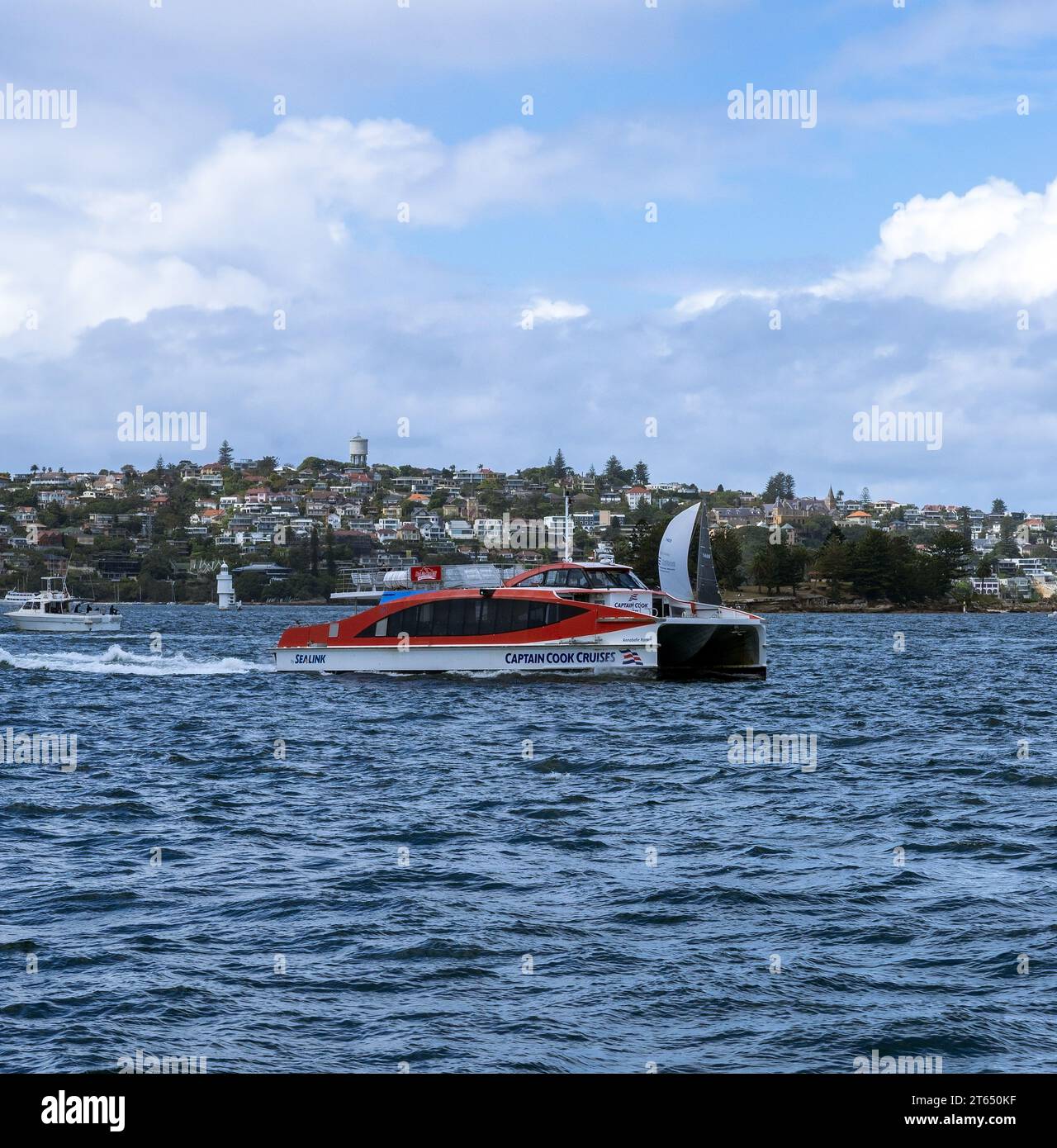 Le crociere Captain Cook viaggiano verso le attrazioni locali intorno a Sydney, NSW, Australia Foto Stock