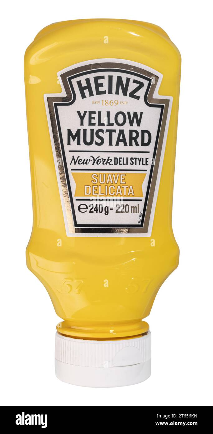 Galizia, Spagna; 8 novembre 2023: Bottiglia di senape gialla Heinz isolata su sfondo bianco Foto Stock