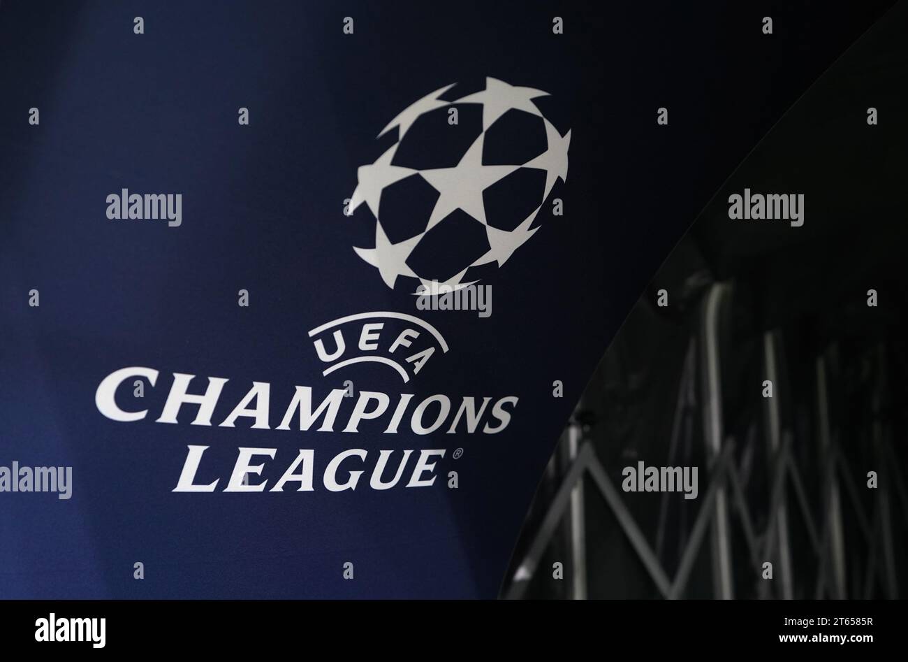 Dettaglio del logo della Champions League prima della partita del gruppo A della UEFA Champions League al Parken Stadium di Copenaghen. Data foto: Mercoledì 8 novembre 2023. Foto Stock